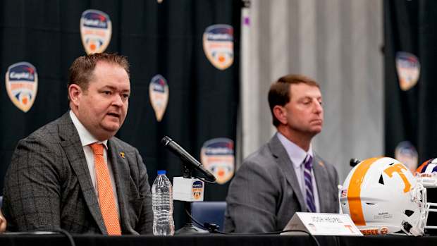 390962_20221229_FB_HCPressConference_AF_004